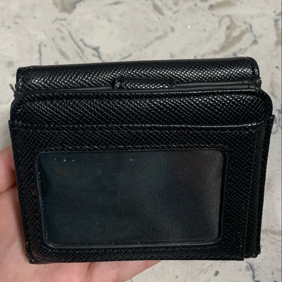 Black Guess Compact Wallet - Picture 2 of 4